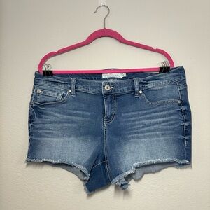 Torrid Mid-Rise, Denim Shorts, 3.5” Inseam, Size 18, but fit more like a 14.